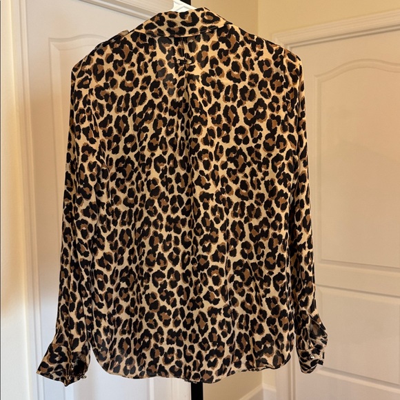 White House Black Market Blouse - Size 2 - Picture 3 of 3